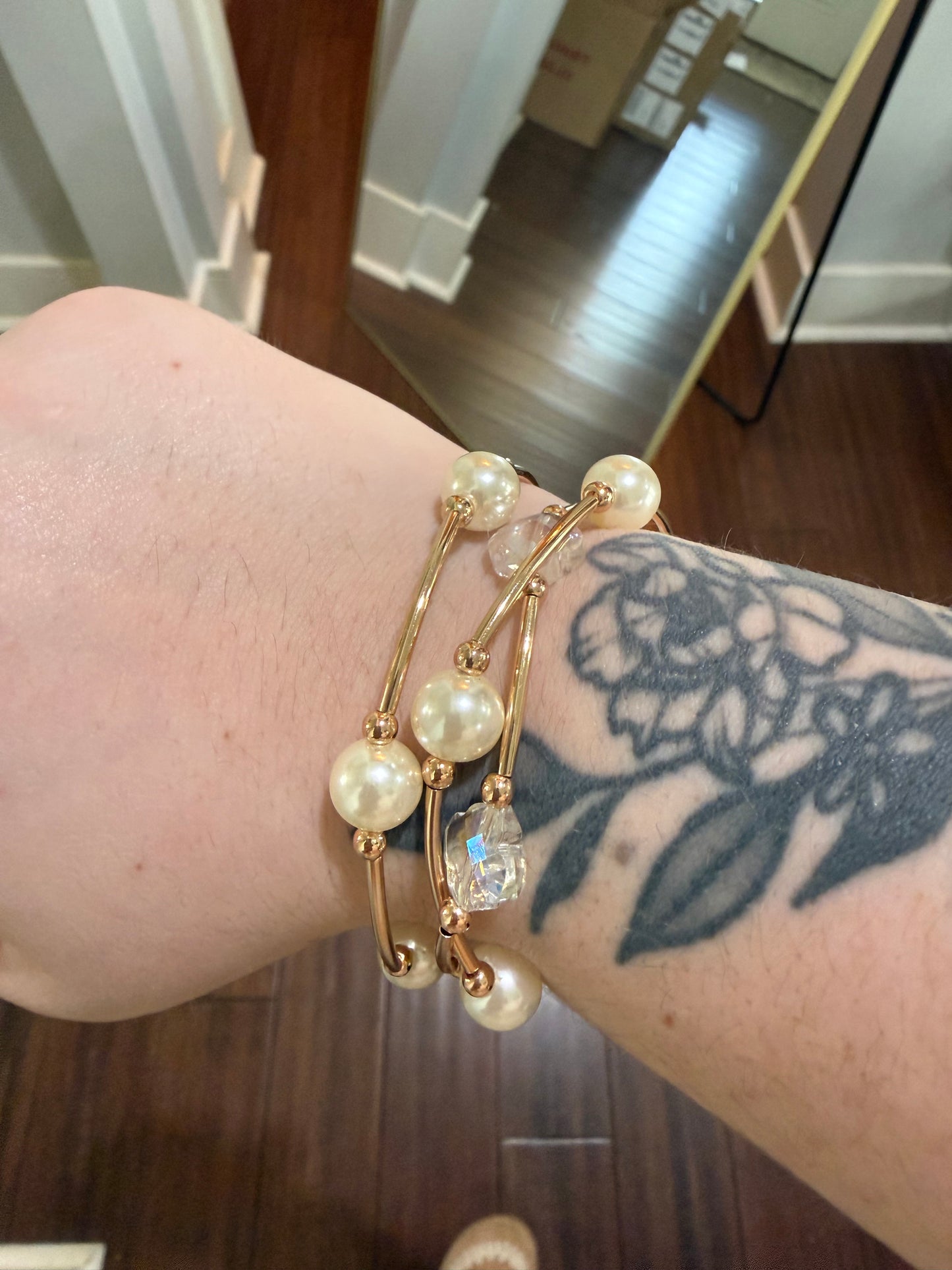 PEARL AND CLOVER GLASS BEAD BRACELET TRIO