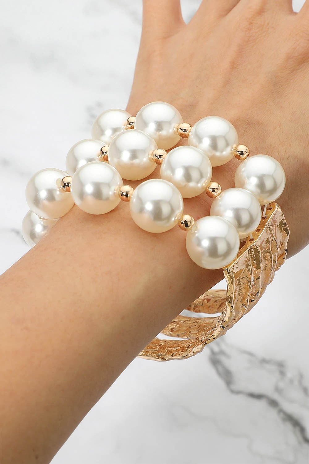 MULTI STRAND PEARL STRETCH BRACELET