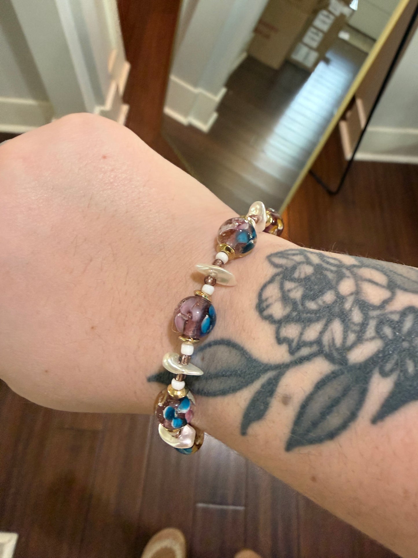 MURANO GLASS BEADS AND PEARL STRETCH BRACELET