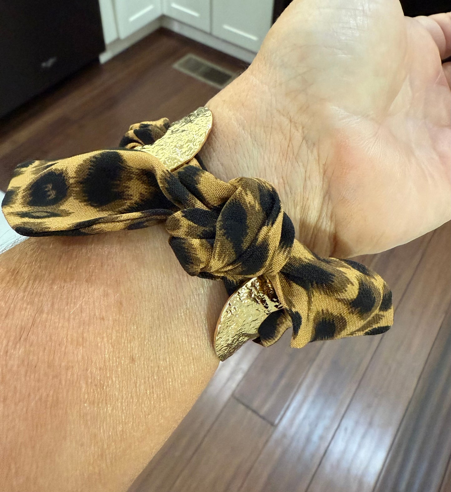 LEOPARD SCARF BRACELET