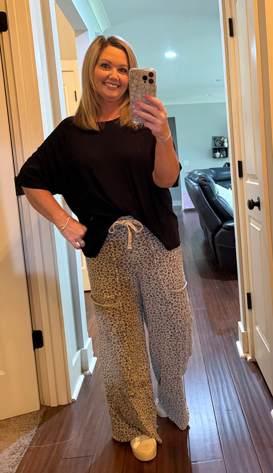 LEOPARD PRINT WIDE LEG PANTS