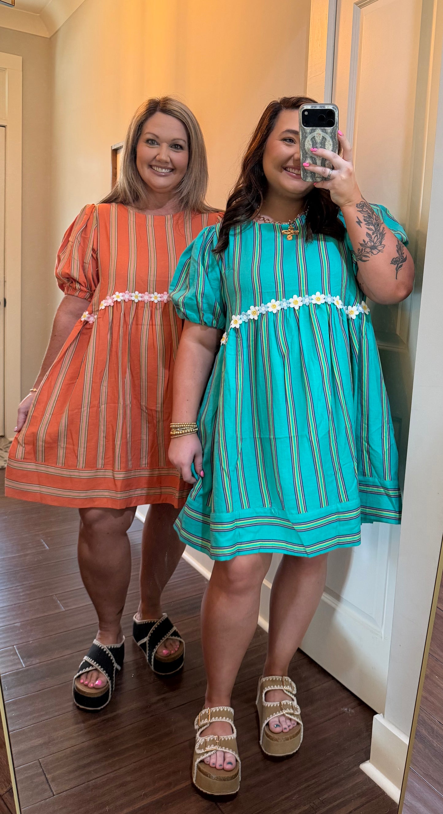 BUBBLE SLEEVE WOVEN DRESS