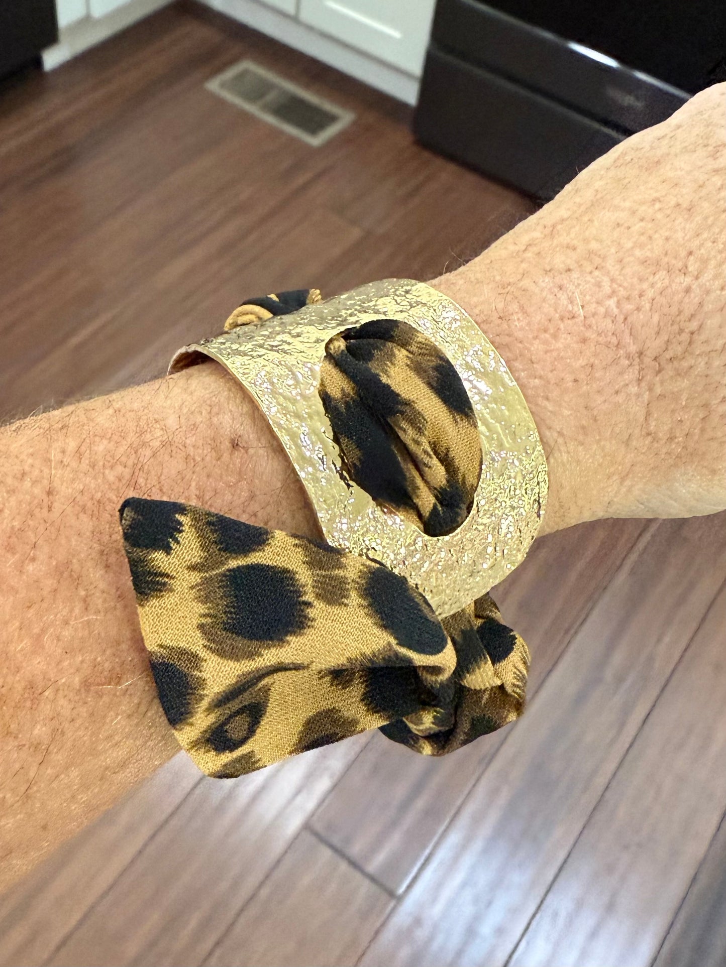 LEOPARD SCARF BRACELET