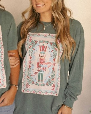 NUTCRACKER TEE