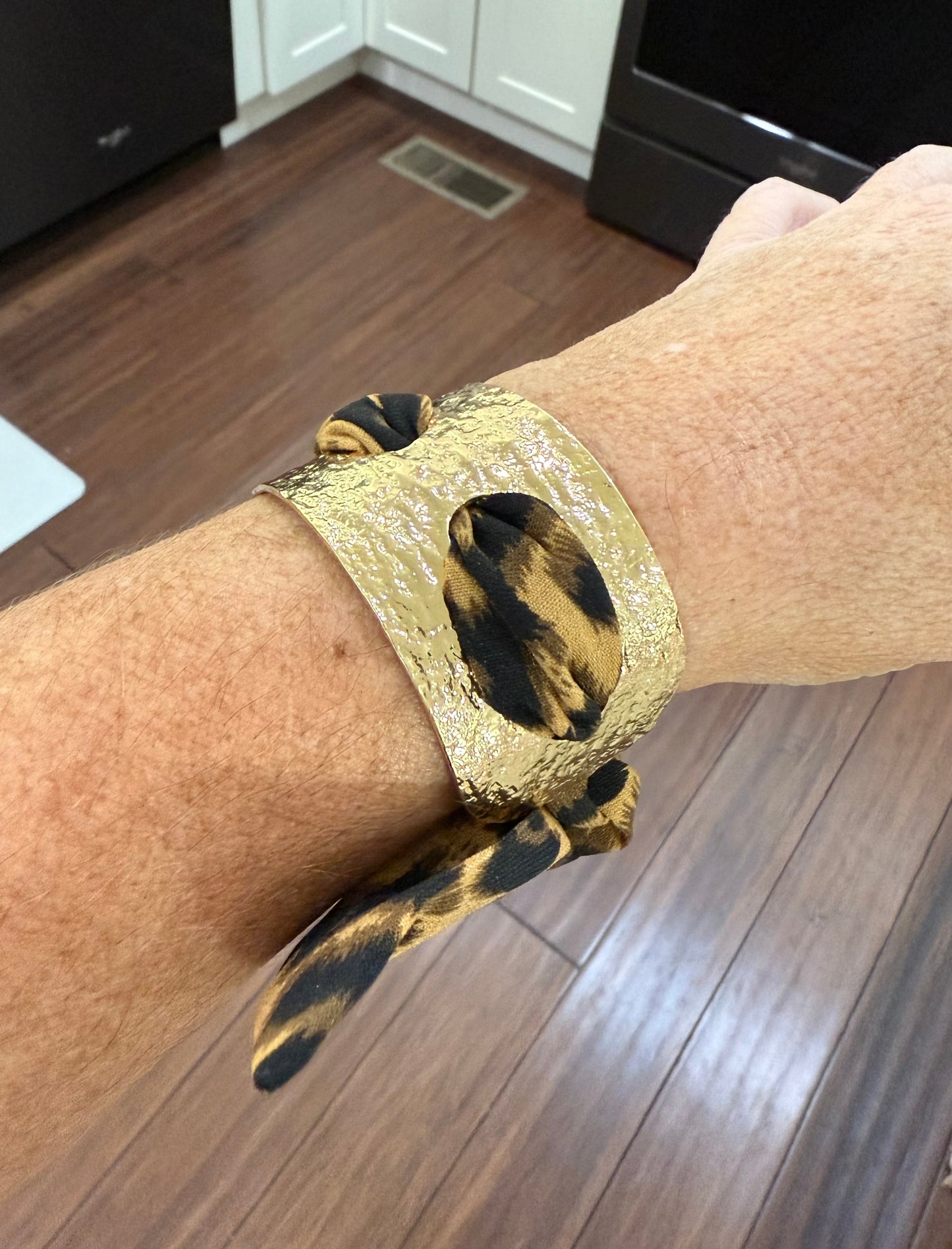 LEOPARD SCARF BRACELET