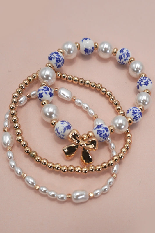 BLUE TOILE PATTERN BRACELET
