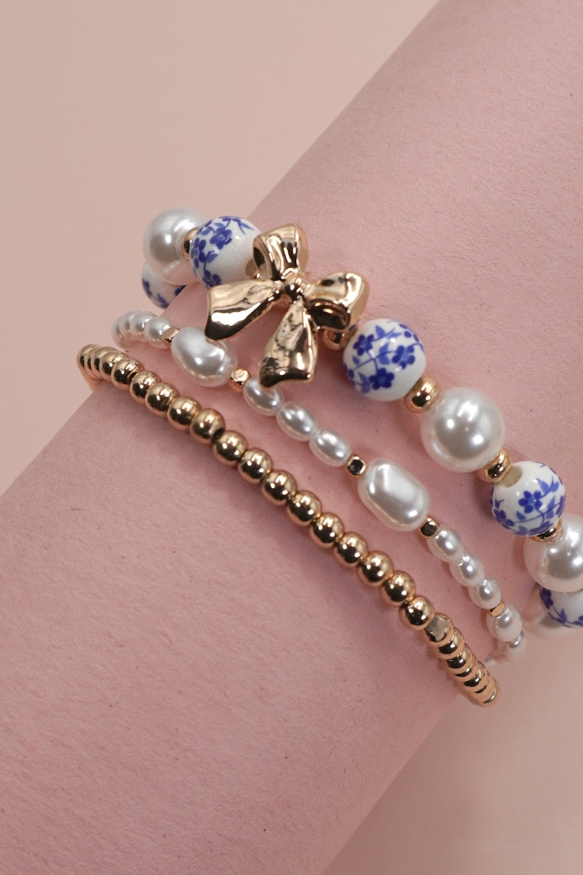 BLUE TOILE PATTERN BRACELET